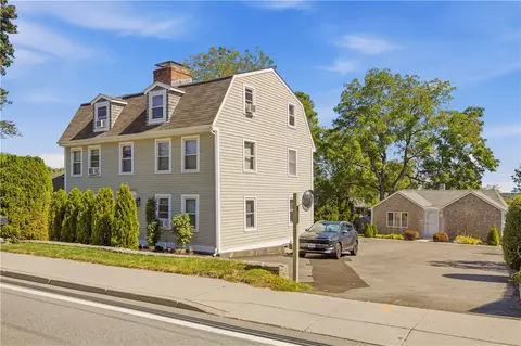 2801 E Main Rd, Portsmouth, RI 02871