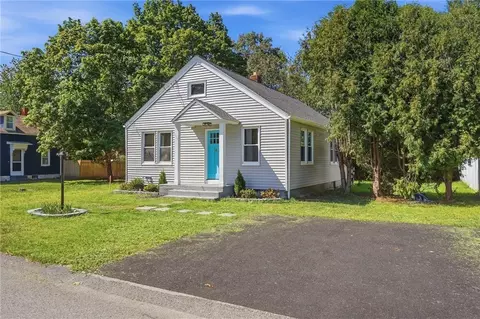 Exterior - 41 Custer St, Warwick, RI 02889 photo 2 of 5