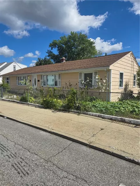 89 Columbia Ave, Pawtucket, RI 02860