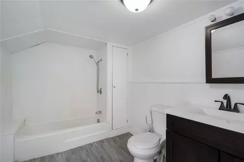 Bath - 15 Forrest St, Warwick, RI 02889 photo 1 of 3