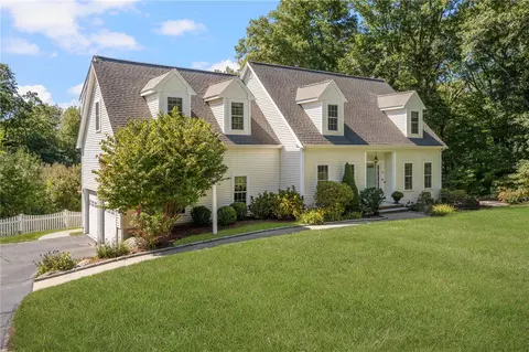 62 Pinsonnault Ln, North Attleboro, MA 02760