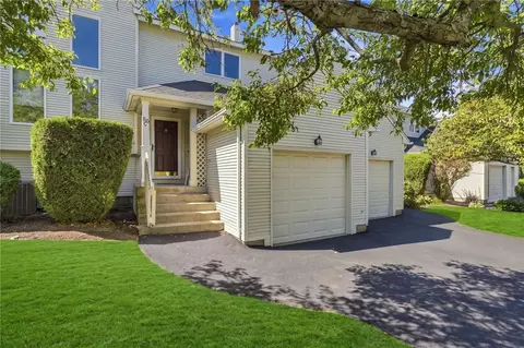 86 Nipmuc Trl #C, North Providence, RI 02904