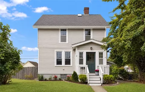 12 Blackwell Pl, Newport, RI 02840