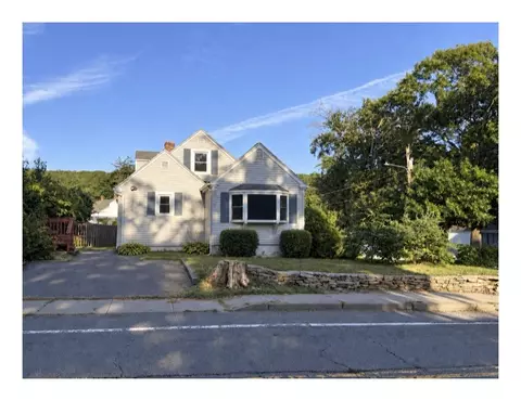 2 Whitman St, Smithfield, RI 02917