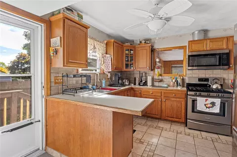 Kitchen - 11 Yale Ave, Warwick, RI 02888 photo 3 of 7