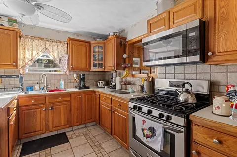 Kitchen - 11 Yale Ave, Warwick, RI 02888 photo 1 of 7