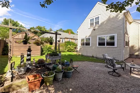 Exterior - 11 Yale Ave, Warwick, RI 02888 photo 5 of 12