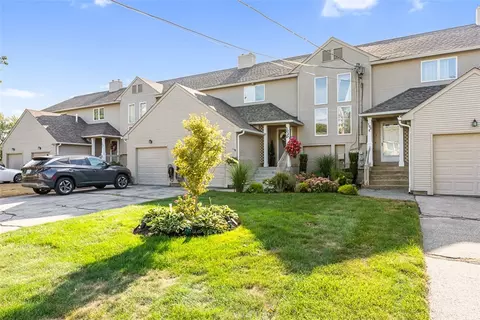 102 Palmer Dr #D, North Providence, RI 02904