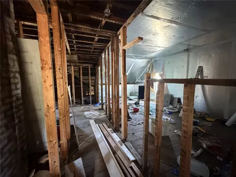 Entry Way - 499 Willow St, Woonsocket, RI 02895 photo 12 of 13
