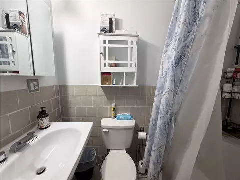 Bath - 499 Willow St, Woonsocket, RI 02895 photo 2 of 3