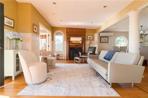 Living - 6 June Way, Little Compton, RI 02837 photo 5 of 6