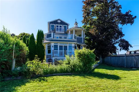 61 Esmond Ave, North Kingstown, RI 02852