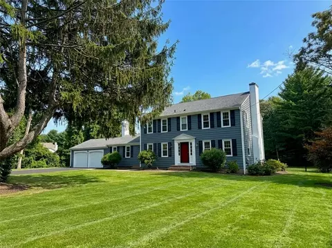 12 Tall Pine Dr, East Greenwich, RI 02818