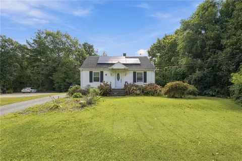 11 Sayles Hill Rd, North Smithfield, RI 02896