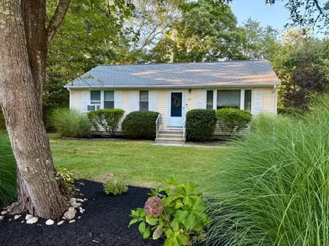 39 Tidewater Dr, South Kingstown, RI 02879
