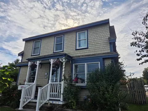 37 Eustis Ave, Newport, RI 02840