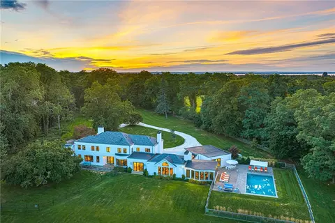 165 Poppasquash Rd, Bristol, RI 02809