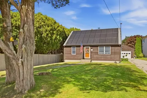 165 Mill Ln, Portsmouth, RI 02871