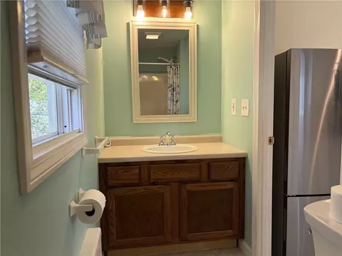 Bath - 103 Darrow Dr, Warwick, RI 02886 photo 1 of 2