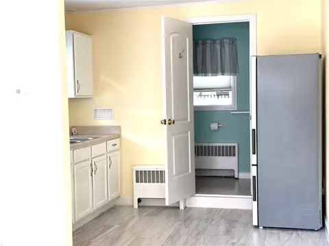 Kitchen - 103 Darrow Dr, Warwick, RI 02886 photo 2 of 2