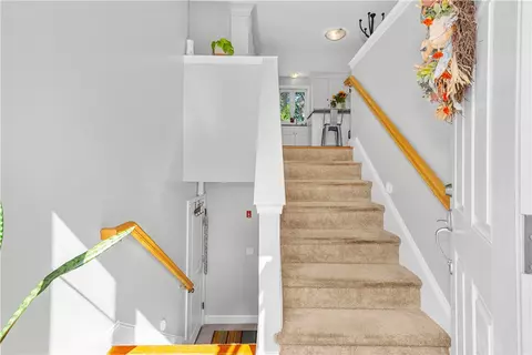 Entry Way - 16 Liane Dr, Woonsocket, RI 02895 photo 2 of 2