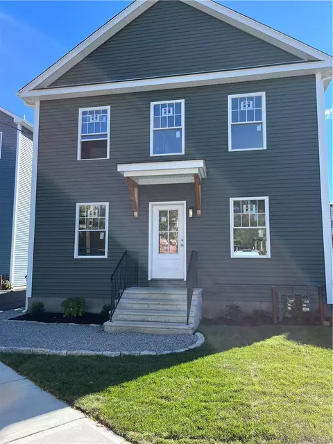 88 Coggeshall St, Providence, RI 02908
