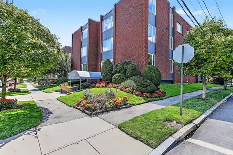 30 Blackstone Blvd #203, Providence, RI 02906