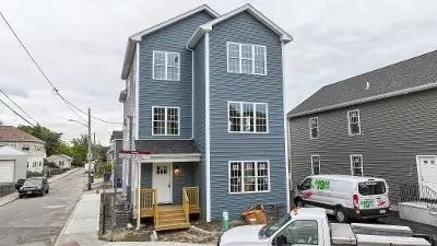 84 Coggeshall St, Providence, RI 02908