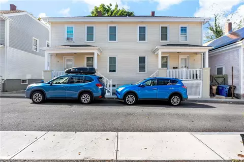 15 Kilburn Ct, Newport, RI 02840