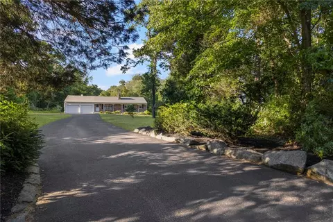 51 Stony Ln, North Kingstown, RI 02852