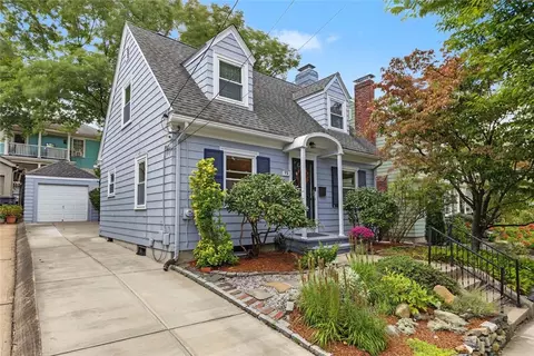 92 Edgehill Rd, Providence, RI 02906
