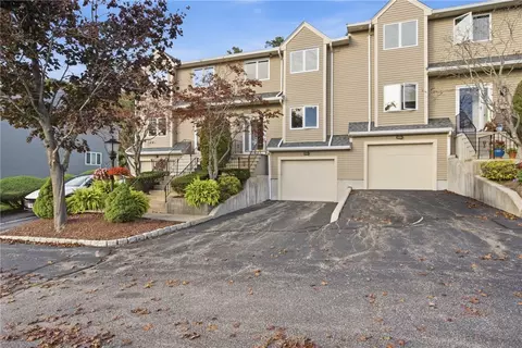 35 Waterview Dr #B, Smithfield, RI 02917