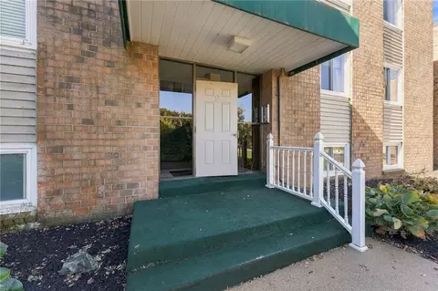 2 Main St #4, Lincoln, RI 02802