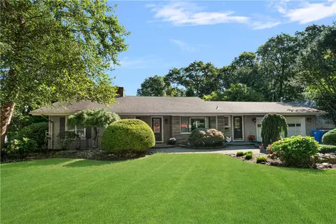 101 Glen Ridge Rd, Cranston, RI 02920