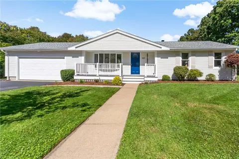 245 Chestnut St, Bristol, RI 02809