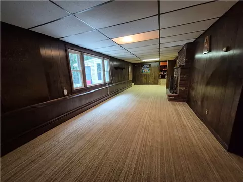 Living - 86 Marshall Cir, Coventry, RI 02816 photo 4 of 4