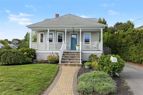 164 Church St, Barrington, RI 02806