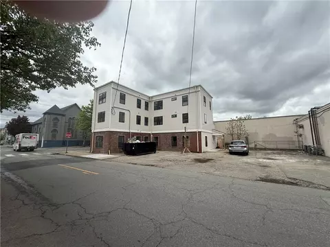 531 Smith St, Providence, RI 02908