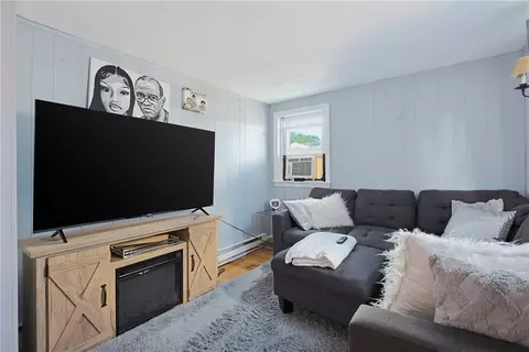 47 Sibyl St, Providence, RI 02909