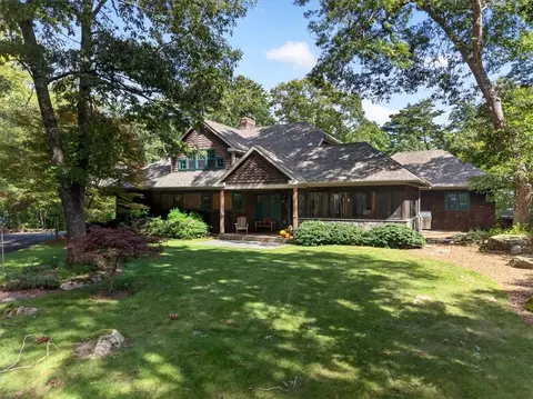 10 Pinecrest Rd, Richmond, RI 02812