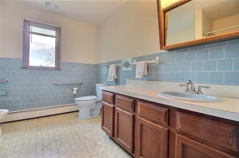 Bath - 2 Jana Rd, Westerly, RI 02891 photo 1 of 4