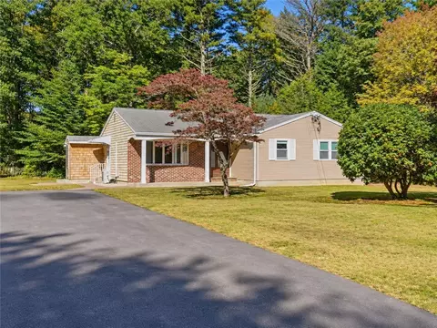 19 Crestwood Dr, Richmond, RI 02832