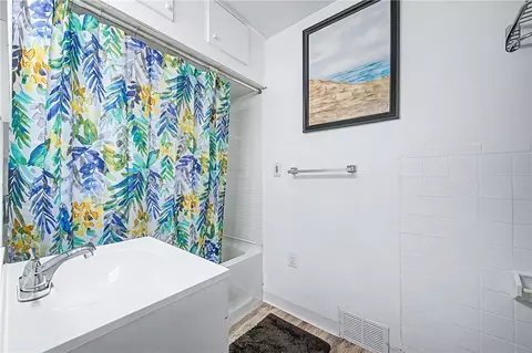 Bath - 78 Newbury Ave, Woonsocket, RI 02895 photo 1 of 2