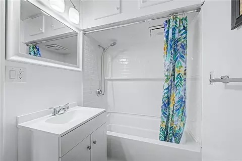 Bath - 78 Newbury Ave, Woonsocket, RI 02895 photo 2 of 2