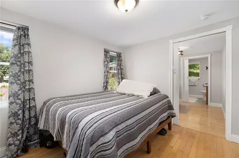 Bedroom - 86 Oakside St, Warwick, RI 02889 photo 2 of 2