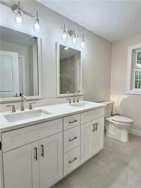 Bath - 11 Harmony Ln, Exeter, RI 02822 photo 1 of 3