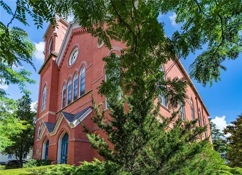 10 East St #8, Providence, RI 02906