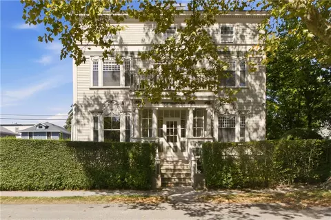 20 Berkeley Ave #5, Newport, RI 02840