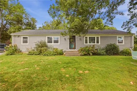 590 Turner Rd, Middletown, RI 02842
