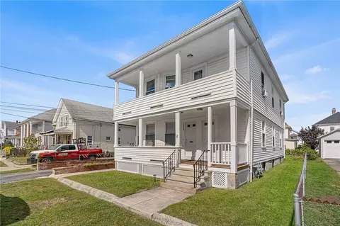 208 Suffolk Ave, Pawtucket, RI 02861